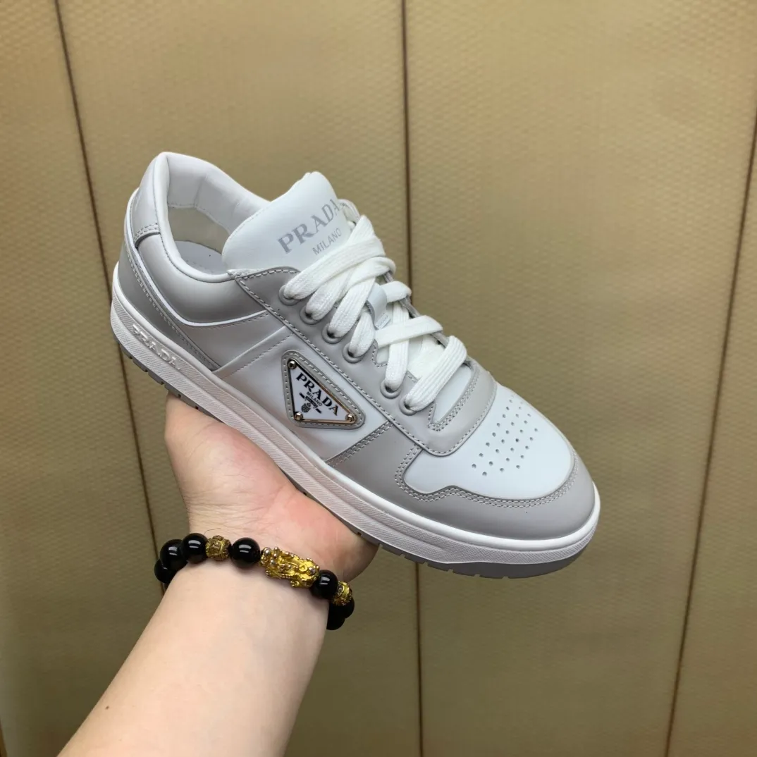 💰660巜PRADA》Prada: top 🔝purchasing agent🔍🔍the latest men’s counters are on sale simultaneously, high-quality original calfskin imported from Italy 🇮🇹. Brand logo* (prominent·high-end·noble·class·) exquisite workmanship (imported from Italy🇮🇹 Sole: Original sole provided by the original factory, ⚠️exclusive double-layer activity, TPR rubber, combination outsole; super comfortable, wear-resistant, non-slip, environmentally friendly🌳🌳🌳, real shot🎬The real thing is more beautiful🔍🔍 (high quality, follow the order) code number 38 to 44 (.45 customized)